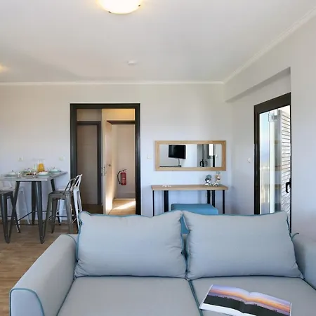 On The Clouds * Apolpaina